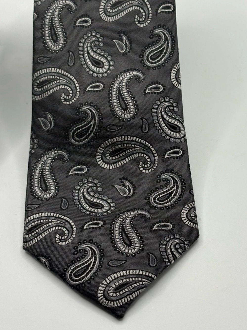 Perry  Ellis Portfolio Paisley 100% Silk Tie Gray Black 3” Wide 60” Long Wedding